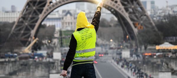 استمرار احتجاجات السترات الصفراء في باريس، فرسنا فبراير/ شباط 2019 - سبوتنيك عربي