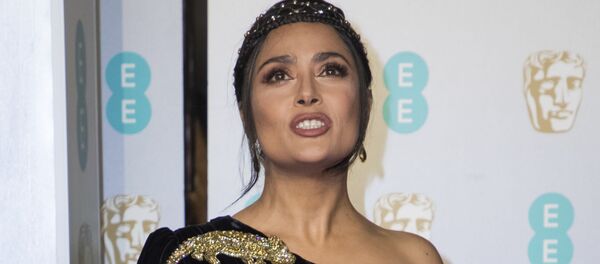 الممثلة سلمى حايك في مراسم توزيع جائزة بافتا (BAFTA) السينمائية في لندن، إنجلترا 10 فراير/ شباط 2019 - سبوتنيك عربي