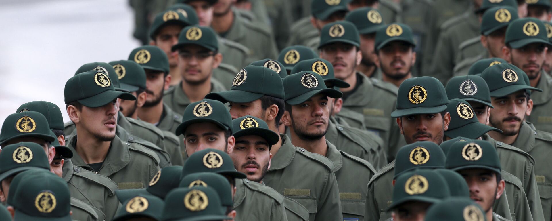 الذكرى الـ 40 على الثورة الإسلامية الإيرانية، اسقطا نظام الشاه في 1979، مسيرات في طهران، إيران 11 فبراير/ شباط 2019 - سبوتنيك عربي, 1920, 24.03.2021