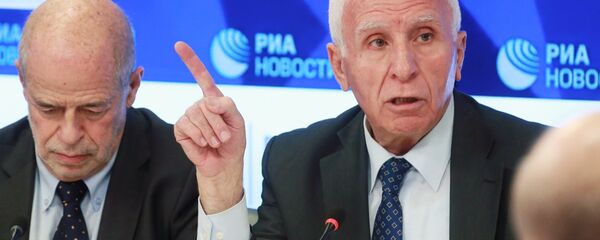 عضو المجلس المركزي لحركة فتح، عضو اللجنة التنفيذية لمنظمة التحرير الفلسطينية، عزام الأحمد، خلال حوار فلسطيني فلسطيني في موسكو، 13 فبراير/ شباط 2019 عضو المجلس المركزي لحركة فتح، عضو اللجنة التنفيذية لمنظمة التحرير الفلسطينية، عزام الأحمد، خلال حوار فلسطيني فلسطيني في موسكو، 13 فبراير/ شباط 2019 - سبوتنيك عربي