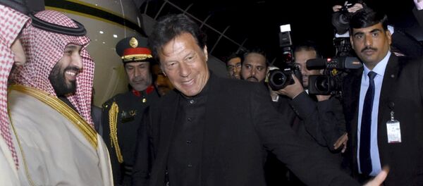 رئيس الحكومة الباكستانية عمران خان يستقبل ولي العهد السعودي الأمير محمد بن سلمان - سبوتنيك عربي