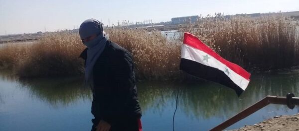 الأعلام السورية ترتفع في الرقة.. وقتلى من (قسد) بـ 3 انفجارت (أضاءت) ليل المدينة الأعلام السورية ترتفع في الرقة.. وقتلى من (قسد) بـ 3 انفجارت (أضاءت) ليل المدينة - سبوتنيك عربي