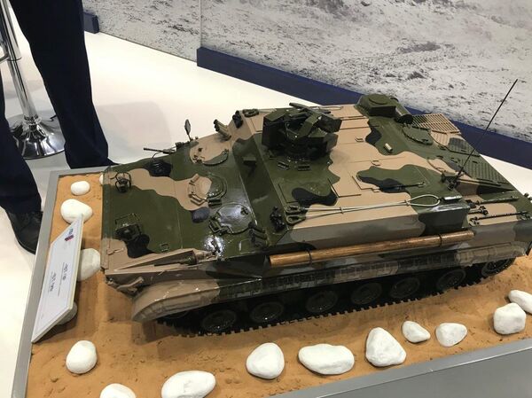 جيل جديد من ناقلات الجنود المدرعة بي تي 3 إف الروسية في آيدكس  - سبوتنيك عربي