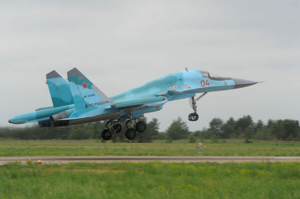 القاذفة سو-34 خلال تدريبات قوات الدفاع الجوي الروسية - سبوتنيك عربي