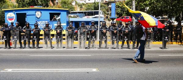 مظاهرات المعارضة الفنزويلية (خوان غوايدو) في كاراكاس، فنزويلا فبراير/ شباط 2019 مظاهرات المعارضة الفنزويلية (خوان غوايدو) في كاراكاس، فنزويلا فبراير/ شباط 2019 - سبوتنيك عربي