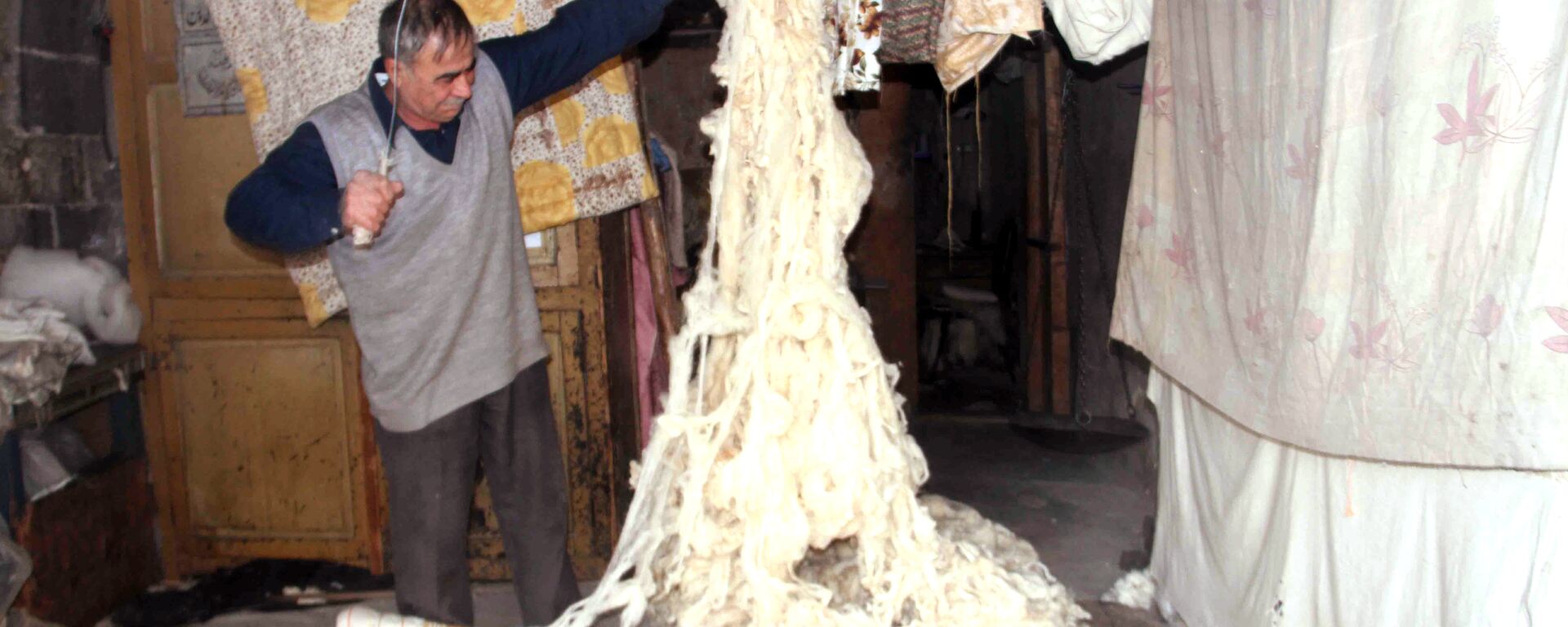 المنجّد... خازن أسرار الدمشقيين وكاشف كنوز الحموات والكنّات يستعيد حضوره خلال الحرب! - سبوتنيك عربي, 1920, 25.02.2019