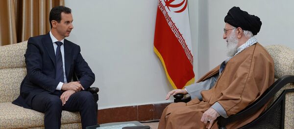 المرشد الأعلى الإيراني آية الله علي الخامنئي، يستقبل الرئيس السوري بشار الأسد في طهران - سبوتنيك عربي