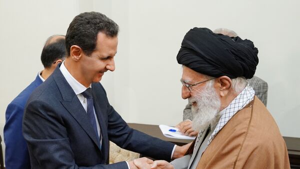 المرشد الأعلى الإيراني آية الله علي الخامنئي، يستقبل الرئيس السوري بشار الأسد في طهران - سبوتنيك عربي