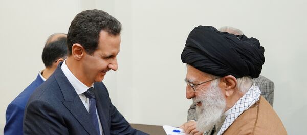 المرشد الأعلى الإيراني آية الله علي الخامنئي، يستقبل الرئيس السوري بشار الأسد في طهران - سبوتنيك عربي