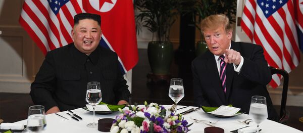 الرئيس الأمريكي دونالد ترامب والزعيم الكوري كيم جونغ أون الرئيس الأمريكي دونالد ترامب والزعيم الكوري كيم جونغ أون - سبوتنيك عربي