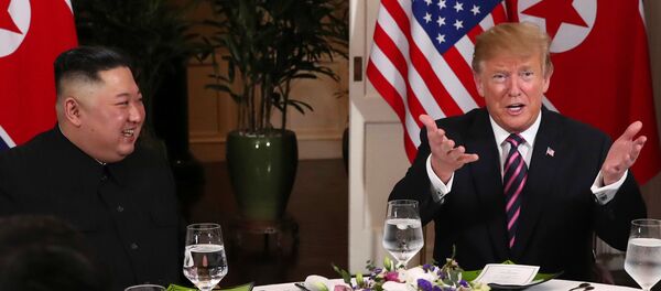 دونالد ترامب مع كيم جونغ أون - سبوتنيك عربي