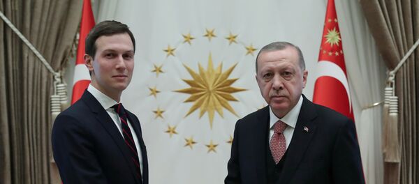 الرئيس التركي رجب طيب أردوغان يجتمع مع مستشار البيت الأبيض في الولايات المتحدة جاريد كوشنر في أنقرة - سبوتنيك عربي