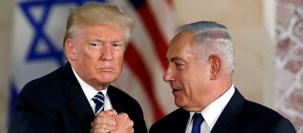 نتنياهو وترامب في أثناء زيارة الأخير إلى القدس نتنياهو وترامب في أثناء زيارة الأخير إلى القدس - سبوتنيك عربي