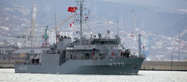 سفينتان حربيتان تركيتان تصلان ميناء نوفوروسيسك الروسي، ضمن تدريبات عسكرية تجريها البحرية التركية تحمل اسم الوطن الأزرق 2019. - سبوتنيك عربي