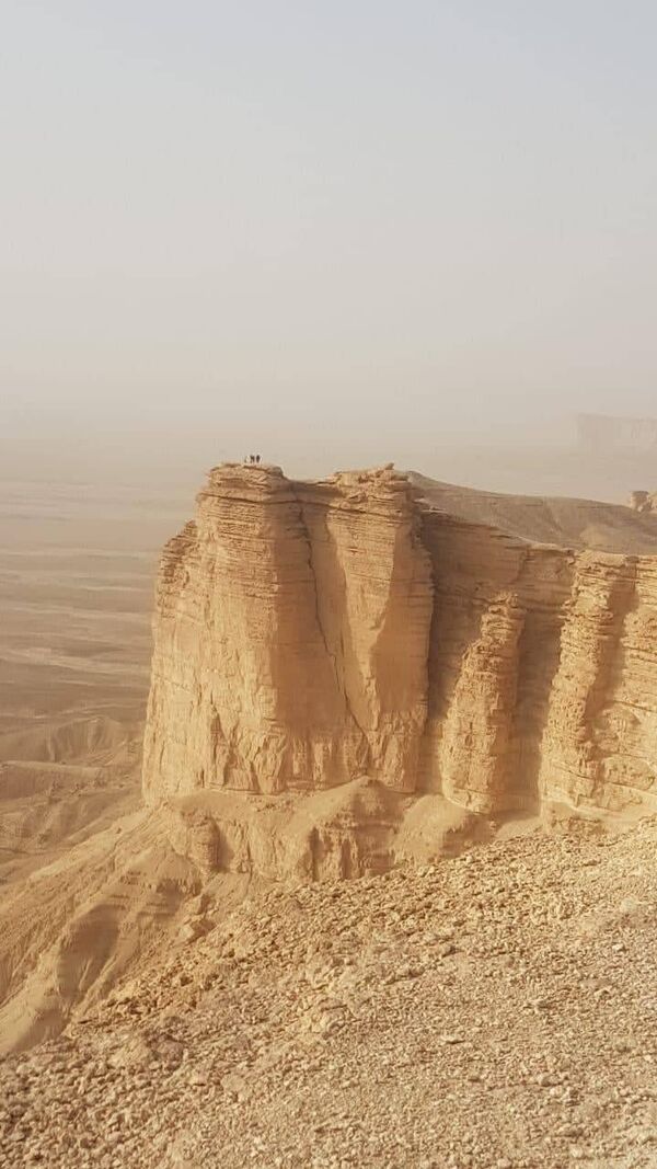جبل الطويق الذي يشتهر بحافة نهاية العالم جبل الطويق الذي يشتهر بحافة نهاية العالم - سبوتنيك عربي