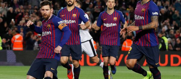 ليونيل ميسي خلال مباراة برشلونة وايو فاليكانو - سبوتنيك عربي