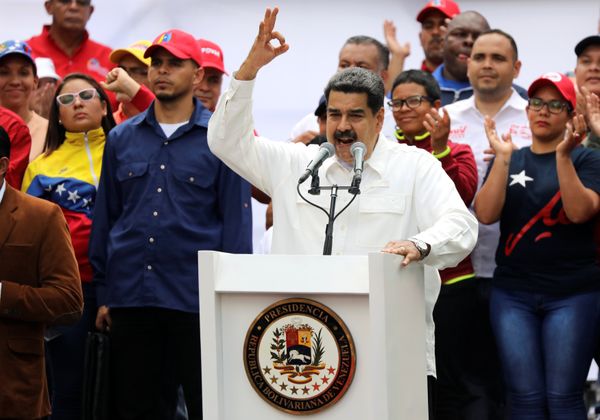 الرئيس الفنزويلي نيكولاس مادورو يخطب في حشد مؤيد له في كاراكاس الرئيس الفنزويلي نيكولاس مادورو يخطب في حشد مؤيد له في كاراكاس - سبوتنيك عربي