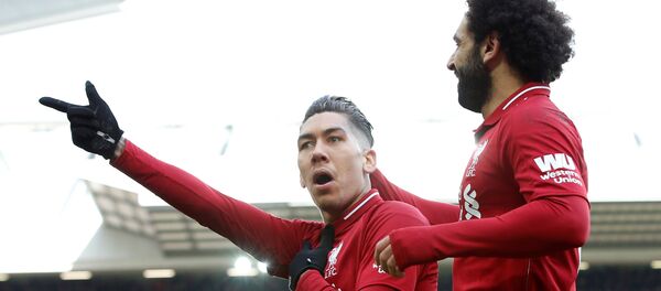 احتفال محمد صلاح وفيرمينو بالهدف خلال مباراة بيرنلي احتفال محمد صلاح وفيرمينو بالهدف خلال مباراة بيرنلي - سبوتنيك عربي