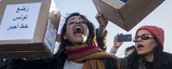 متظاهرات في تونس احتجاجا على وفاة أطفال رضع في مستشفى حكومي - سبوتنيك عربي