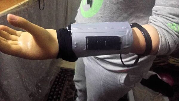 شاب سوري يخترع (كف) إلكتروني زهيد الكلفة شاب سوري يخترع (كف) إلكتروني زهيد الكلفة - سبوتنيك عربي