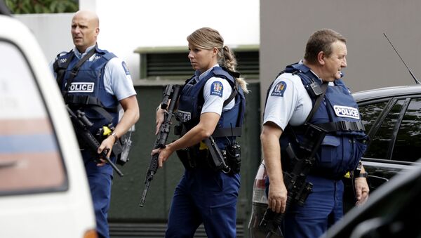 الشرطة في مكان الهجوم الإرهابي على مسجدين في نيوزيلاندا - سبوتنيك عربي
