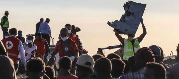 موقع سقوط الطائرة المنكوبة بوينغ 737 في إثيوبيا، 10 مارس/ آذار 2019 - سبوتنيك عربي