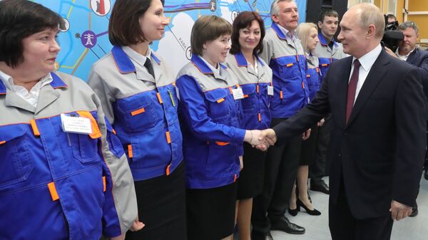 زيارة الرئيس فلاديمير بوتين إلى القرم - محطة توليد الطاقة الحرارية بالاكلافسكايا ، 18 مارس/ آذار 2019 زيارة الرئيس فلاديمير بوتين إلى القرم - محطة توليد الطاقة الحرارية بالاكلافسكايا ، 18 مارس/ آذار 2019 - سبوتنيك عربي