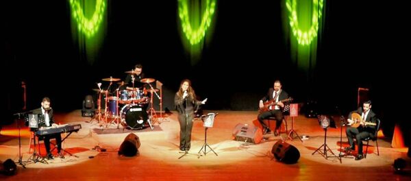 حفل فرقة دوزان على خشبة مسرح نقابة الفنانين بحلب حفل فرقة دوزان على خشبة مسرح نقابة الفنانين بحلب - سبوتنيك عربي