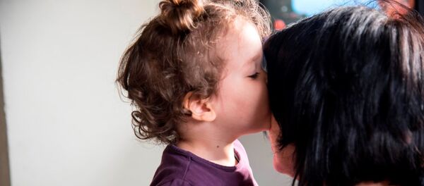 الأم البديلة في قرى الأطفال SOS - سبوتنيك عربي