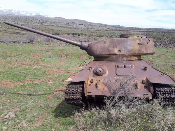 ثلاث دبابات T-34 تشكل متحفاً حياً لحرب 1967 جنوب سوريا - سبوتنيك عربي