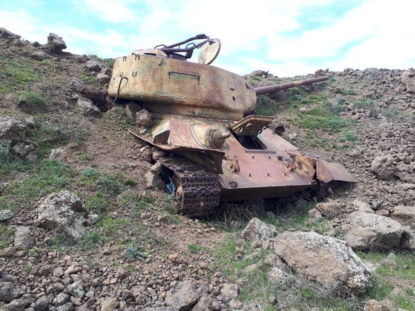 ثلاث دبابات T-34 تشكل متحفاً حياً لحرب 1967 جنوب سوريا - سبوتنيك عربي
