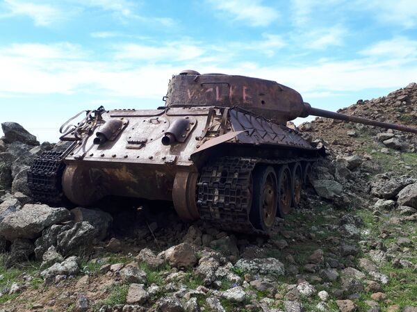 ثلاث دبابات T-34 تشكل متحفاً حياً لحرب 1967 جنوب سوريا - سبوتنيك عربي