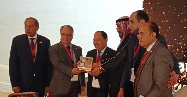 تكريم وزير المالية المصري محمد معيط في مؤتمر مصر الاقتصادي 2019 تكريم وزير المالية المصري محمد معيط في مؤتمر مصر الاقتصادي 2019 - سبوتنيك عربي