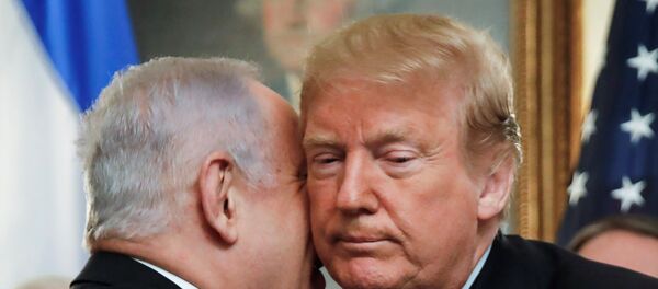 نتنياهو وترامب بعد اعتراف الرئيس الأمريكي بأن الجولان إسرائيلية - سبوتنيك عربي
