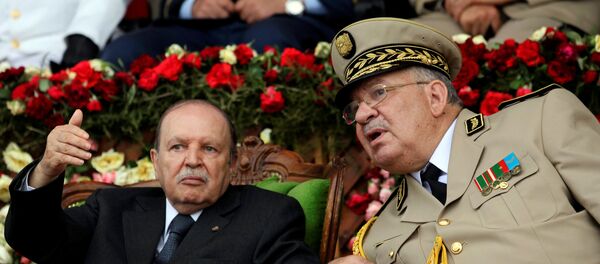 الرئيس الجزائري عبد العزيز بوتفليقة ورئيس أركان الجيش قايد صالح - سبوتنيك عربي