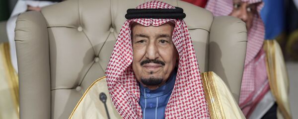 حضر العاهل السعودي الملك سلمان بن عبد العزيز افتتاح القمة العربية الـ 30 في تونس، تونس ، 31 مارس 2019. اتحد قادة الاجتماع في تونس لحضور القمة السنوية لجامعة الدول العربية يوم الأحد في إدانتهم لسياسات إدارة ترامب التي اعتبرت غير عادلة. متحيز لإسرائيل ولكنه منقسم حول مجموعة من القضايا الأخرى ، بما في ذلك إعادة قبول سوريا العضو المؤسس حضر العاهل السعودي الملك سلمان بن عبد العزيز افتتاح القمة العربية الـ 30 في تونس، تونس ، 31 مارس 2019. اتحد قادة الاجتماع في تونس لحضور القمة السنوية لجامعة الدول العربية يوم الأحد في إدانتهم لسياسات إدارة ترامب التي اعتبرت غير عادلة. متحيز لإسرائيل ولكنه منقسم حول مجموعة من القضايا الأخرى ، بما في ذلك إعادة قبول سوريا العضو المؤسس - سبوتنيك عربي