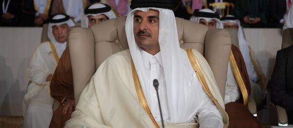 حضر أمير قطر الشيخ تميم بن حمد آل ثاني افتتاح القمة العربية الـ 30  في تونس، تونس، الأحد، 31 مارس 2019. اتحد قادة الاجتماع في تونس لحضور القمة السنوية لجامعة الدول العربية يوم الأحد في إدانتهم لسياسات إدارة ترامب التي شوهدت باعتبارها منحازة بشكل غير عادل تجاه إسرائيل ولكنها منقسمة على مجموعة من القضايا الأخرى ، بما في ذلك إعادة قبول سوريا العضو المؤسس. - سبوتنيك عربي