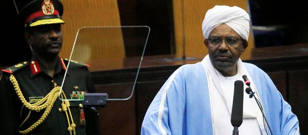 الرئيس السوداني عمر البشير يلقي خطابا في البرلمان - سبوتنيك عربي