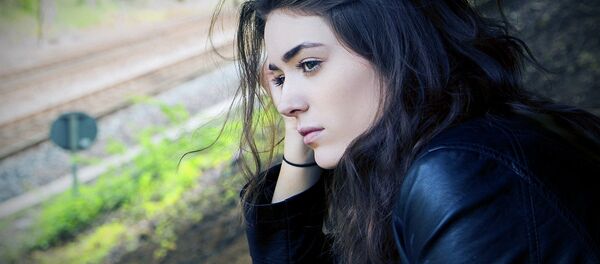 فتاة حزينة - سبوتنيك عربي