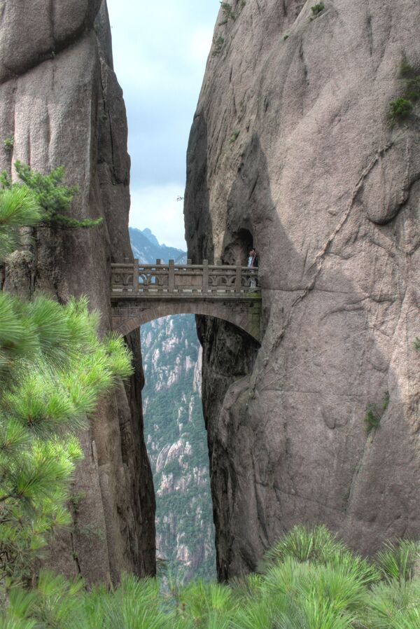 جسر على جبل خواشان في الصين - سبوتنيك عربي