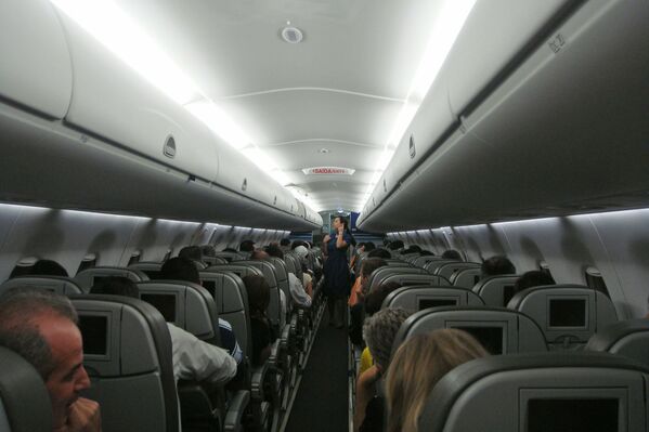 صالون طائرة Embraer 190 لشركة الطيران Azul Linhas Aéreas Brasileiras - سبوتنيك عربي