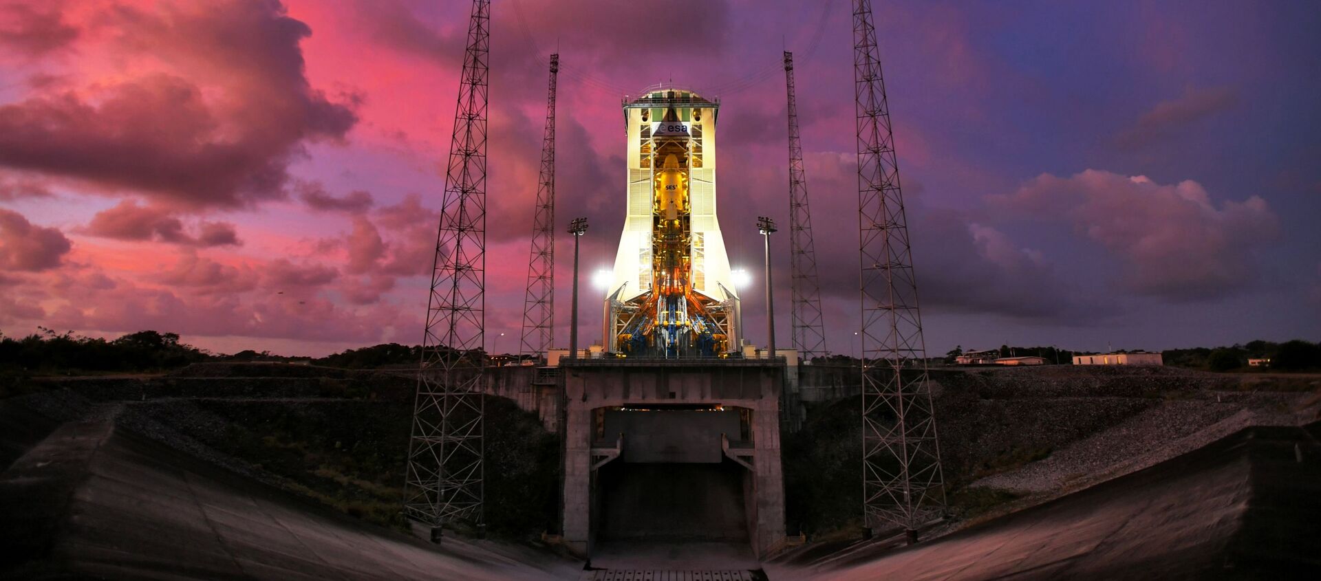 إطلاق صاروخ حامل من ميدان كورو في غيانا الفرنسية - سبوتنيك عربي, 1920, 11.07.2019