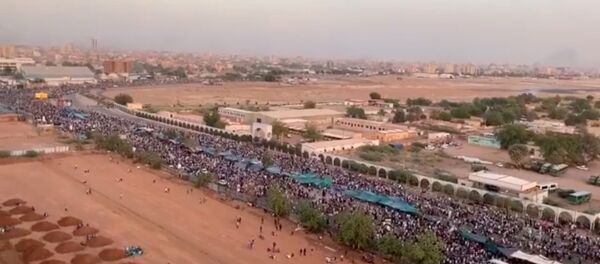 من اعتصام السودان أمام وزارة الدفاع - سبوتنيك عربي