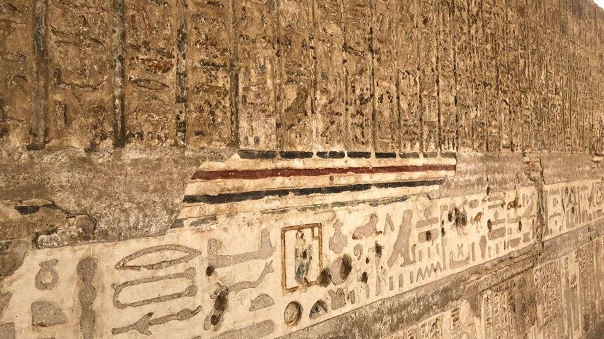 مصر تعلن تفاصيل الكشف عن كنز جديد للفراعنة في جنوب البلاد.. صور
