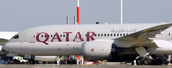 طائرة بوينغ 787 تابعة للخطوط الجوية القطرية في مطار ليوناردو دا فينشي فيوميتشينو في روما - سبوتنيك عربي