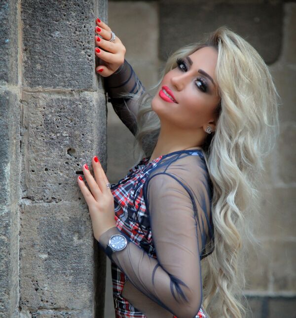 سفيرة السلام والنوايا الحسنة: طريقان أمام الفنان السوري إلى الشهرة..المال أو التنازلات الجسدية - سبوتنيك عربي