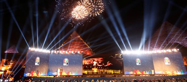 حفل قرعة كأس الأمم الأفريقية عند أهرامات الجيزة في العاصمة المصرية القاهرة، 12 نيسان/أبريل 2019 حفل قرعة كأس الأمم الأفريقية عند أهرامات الجيزة في العاصمة المصرية القاهرة، 12 نيسان/أبريل 2019 - سبوتنيك عربي