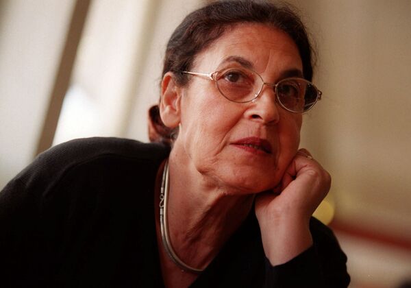 تتذكر ناديا كوهين زوجها إيلي كوهين أثناء مقابلة في القدس - سبوتنيك عربي