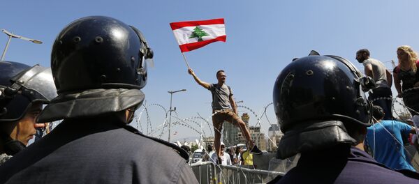 خلال المظاهرات في العاصمة بيروت - سبوتنيك عربي