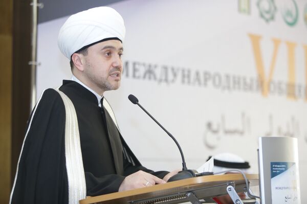 النائب الأول لرئيس مجلس شورى المفتين لروسيا و الإدارة الدينية لمسلمي روسيا الإتحادية المفتي الدكتور روشان عباسوف - سبوتنيك عربي